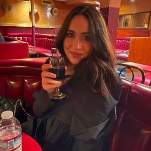 Meet your Posher, Annie